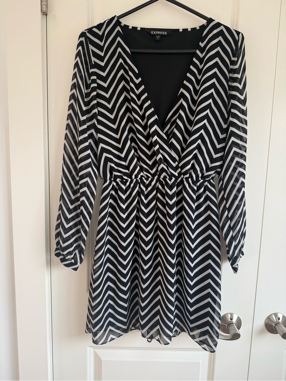 Express Black & White Chevron Long Sleeve Wrap Dress